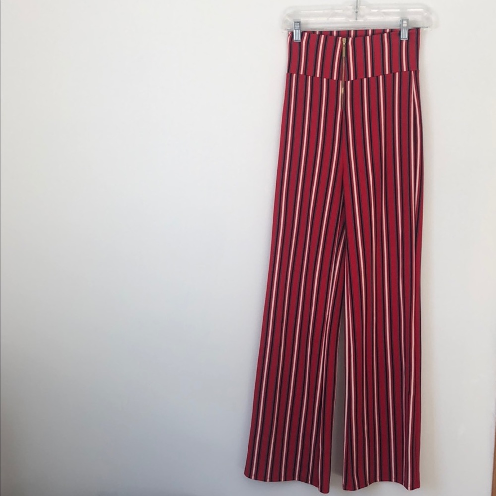 High waisted red striped pants!